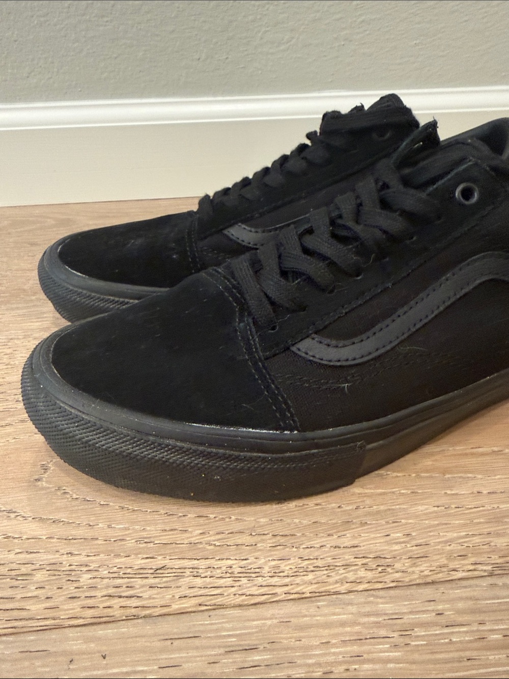 Vans Men's Old Skool Lace-Up Sneakers in Black/ Size 11 - Picture 4 of 6